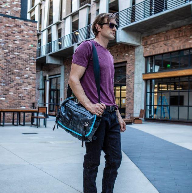 Alchemy Goods Black Pike Messenger Bag - Messenger Bag - cf-type-messenger-bag, col-gifts, col-gifts-for-dad, col-gifts-for-men, us-retail - Upcycle Studio
